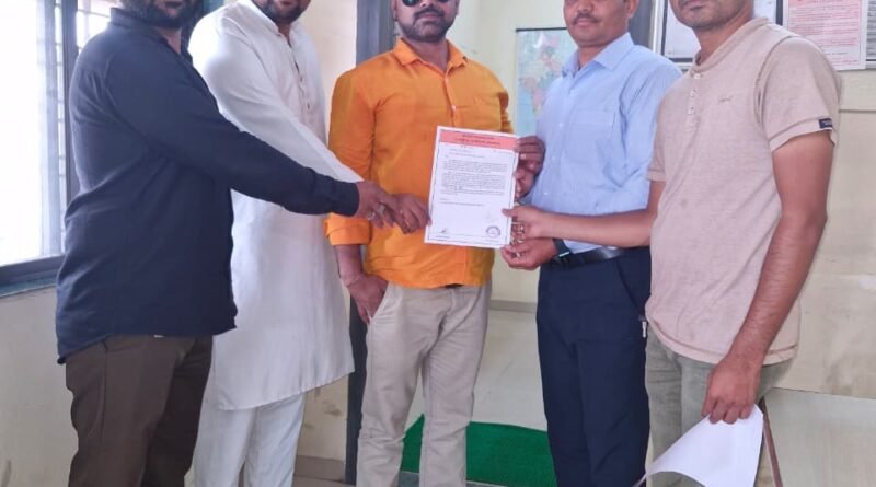 नगर पुणे हायवेवर लागणाऱ्या मूलभूत आणि योग्य त्या सुविधा द्या अन्यथा टोल बंद करा…… रविश रासकर यांचा उपोषणाचा इशारा