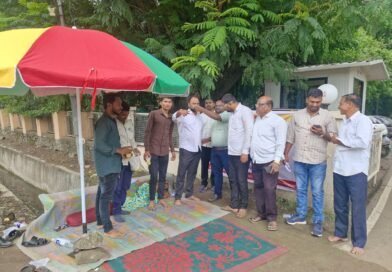 अखेर लेखी आश्वासनानंतर कामगार नेते रविष रासकर यांचे उपोषण मागे