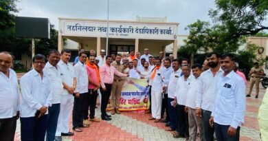 पारनेर तालुका सकल मराठा समाज यांचा मनोज जरांगे यांना पाठिंबा  आंदोलनावर तोडगा न निघाल्यास सुपा चौक येथे रास्ता रोको  पारनेर तालुक्यातील सकल मराठा समाजाचा इशारा..